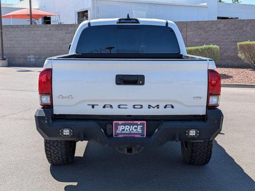 Ice Cap 2023 Toyota Tacoma SR5