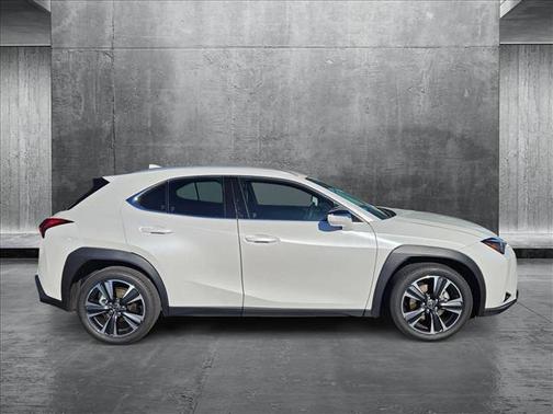 2025 Lexus UX 300h Base