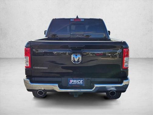 Diamond Black Crystal Pearlcoat 2022 RAM 1500 Big Horn/Lone Star