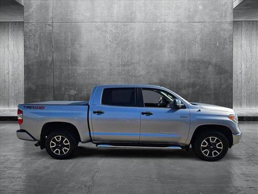2017 Toyota Tundra SR5