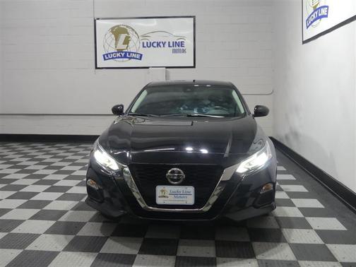 Super Black 2022 Nissan Altima SR FWD