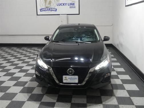 Super Black 2022 Nissan Altima SR FWD