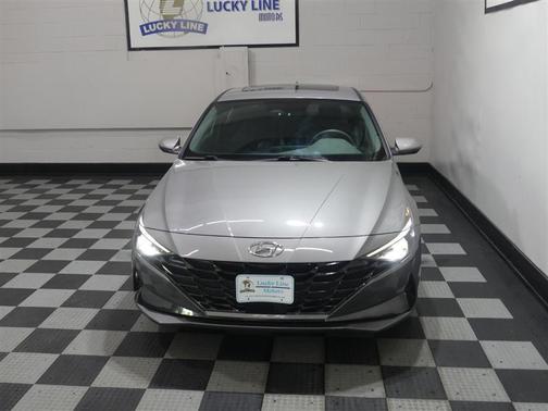 Fluid Metal 2022 Hyundai ELANTRA SEL