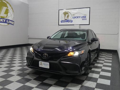 Midnight Black Metallic 2021 Toyota Camry SE