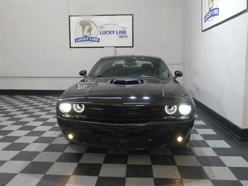 Pitch Black Clearcoat 2022 Dodge Challenger R/T Scat Pack