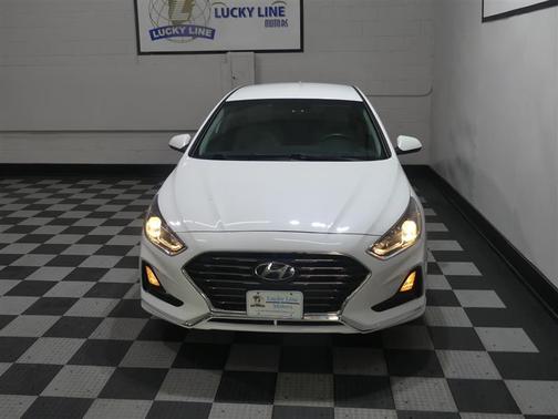 Quartz White Pearl 2019 Hyundai SONATA SE
