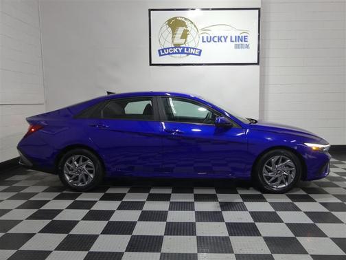 2024 Hyundai ELANTRA SEL