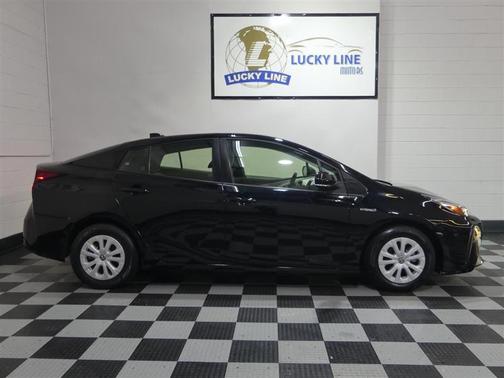 2022 Toyota Prius LE