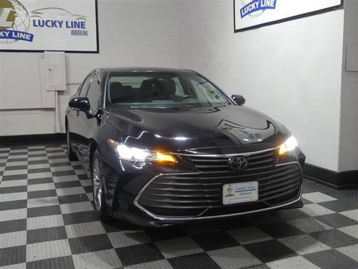 Midnight Black Metallic 2021 Toyota Avalon XLE