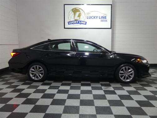 Midnight Black Metallic 2021 Toyota Avalon XLE