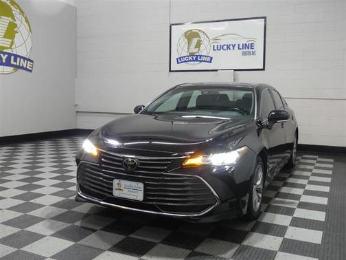 Midnight Black Metallic 2021 Toyota Avalon XLE