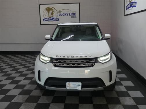 White 2017 Land Rover Discovery HSE