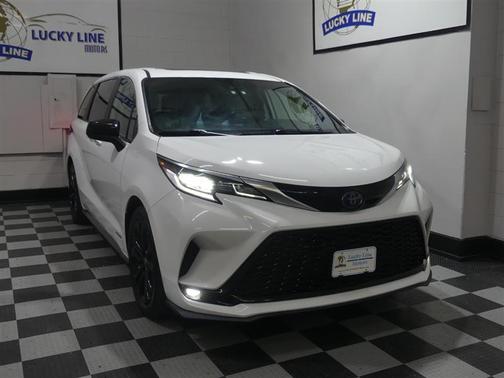 2021 Toyota Sienna XSE 7 Passenger