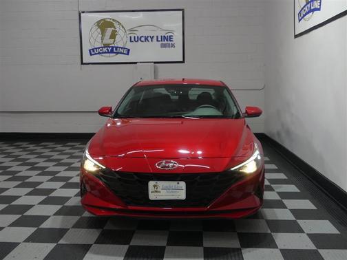 2023 Hyundai ELANTRA SE