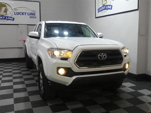 Super White 2016 Toyota Tacoma SR5