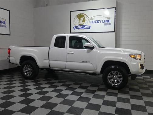 Super White 2016 Toyota Tacoma SR5