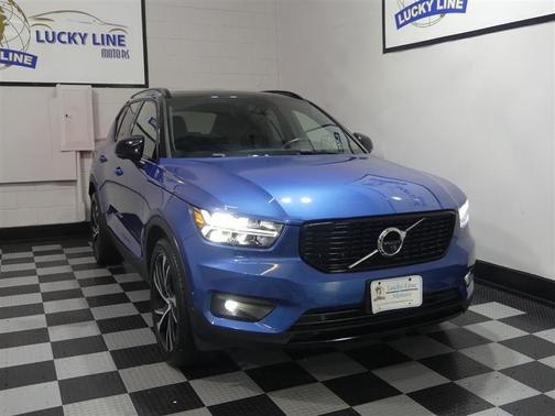 2020 Volvo XC40 T4 R-Design
