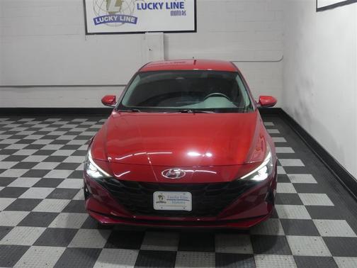 Scarlet Red Pearl 2022 Hyundai ELANTRA SEL