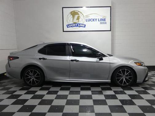 2022 Toyota Camry SE