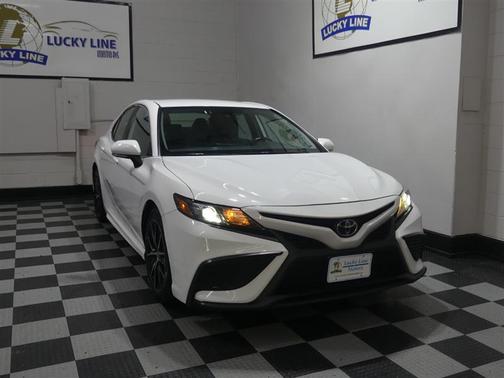 2023 Toyota Camry SE
