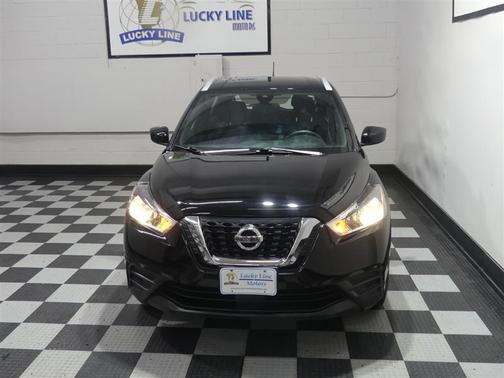 Super Black 2020 Nissan Kicks SV