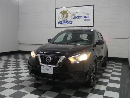 Super Black 2020 Nissan Kicks SV