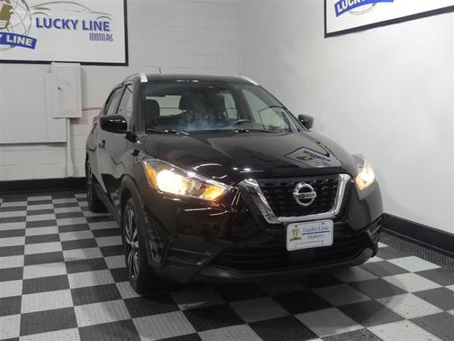 Super Black 2020 Nissan Kicks SV
