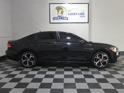Deep Black Pearl 2020 Volkswagen Passat 2.0T R-Line
