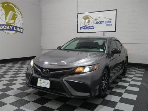 2022 Toyota Camry SE
