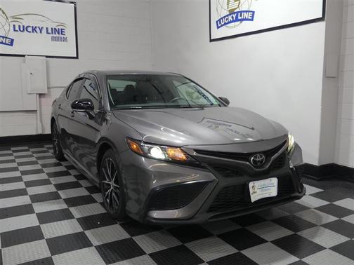 2022 Toyota Camry SE