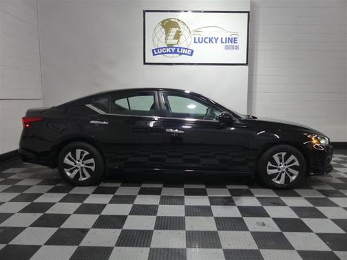 Super Black 2023 Nissan Altima S FWD