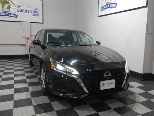 Super Black 2023 Nissan Altima S FWD