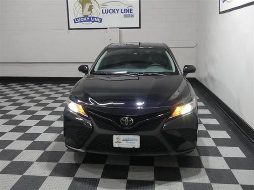 Midnight Black Metallic 2020 Toyota Camry SE