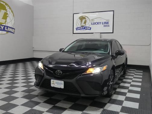 Midnight Black Metallic 2020 Toyota Camry SE