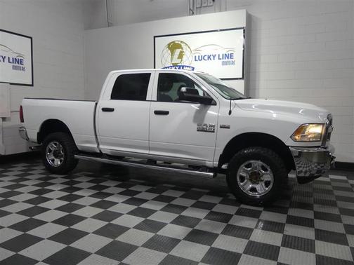 Bright White Clearcoat 2017 RAM 2500 Tradesman Crew Cab 4x4 6'4' Box