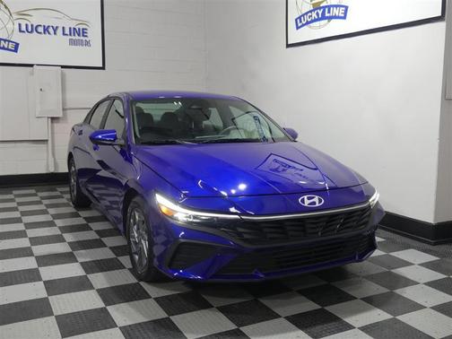 2024 Hyundai ELANTRA SEL