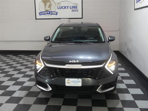 Gray 2024 Kia Sportage LX