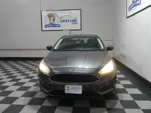 Magnetic Metallic 2018 Ford Focus SE