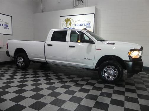 Bright White Clearcoat 2019 RAM 2500 Tradesman Crew Cab 4x4 8' Box
