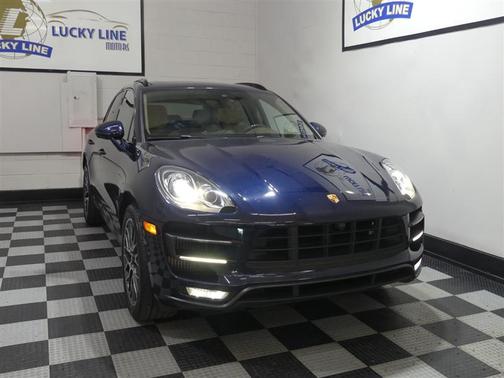 Night Blue Metallic 2017 Porsche Macan Macan Turbo