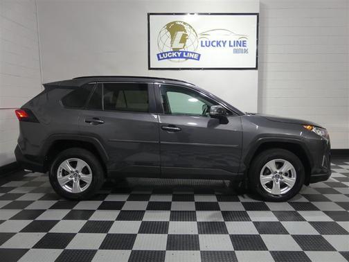 2020 Toyota RAV4 XLE