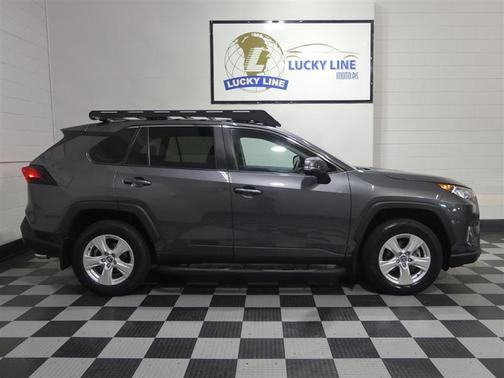2020 Toyota RAV4 XLE