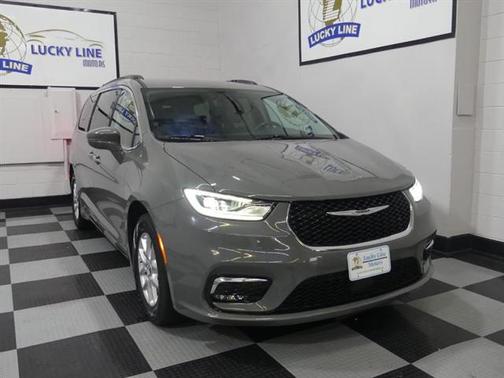 2022 Chrysler Pacifica Touring L