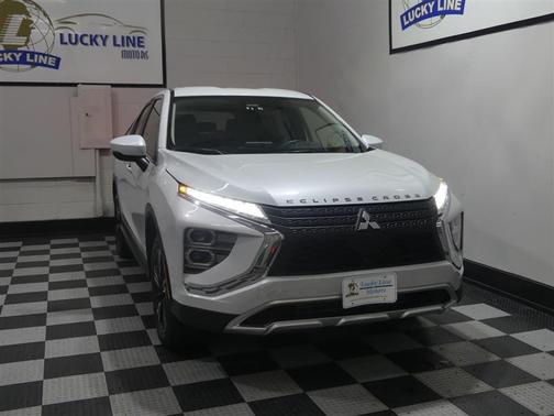 White Diamond 2023 Mitsubishi Eclipse Cross SE