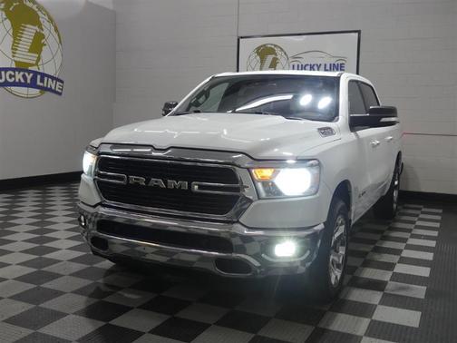 Bright White Clearcoat 2019 RAM 1500 Big Horn