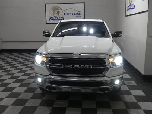 Bright White Clearcoat 2019 RAM 1500 Big Horn