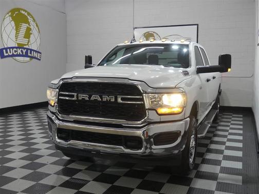 2021 RAM 3500 Tradesman Crew Cab 4x4 8' Box