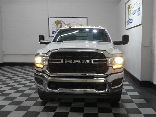 2021 RAM 3500 Tradesman Crew Cab 4x4 8' Box