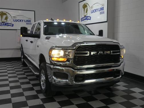 2021 RAM 3500 Tradesman Crew Cab 4x4 8' Box