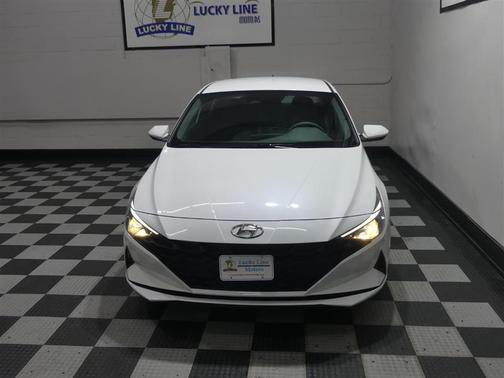 Quartz White 2022 Hyundai ELANTRA SEL
